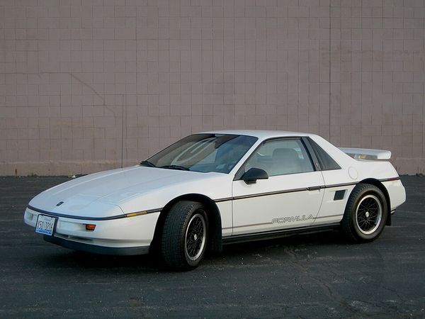 Pontiac Fiero - 1984