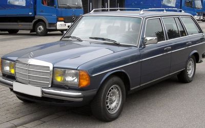 Mercedes-Benz 200 T - 1975 [ S123 ]