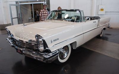 Lincoln Premiere - 1956