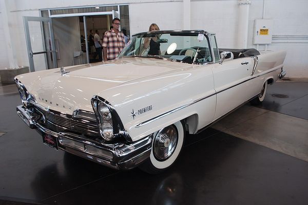 Lincoln Premiere - 1956