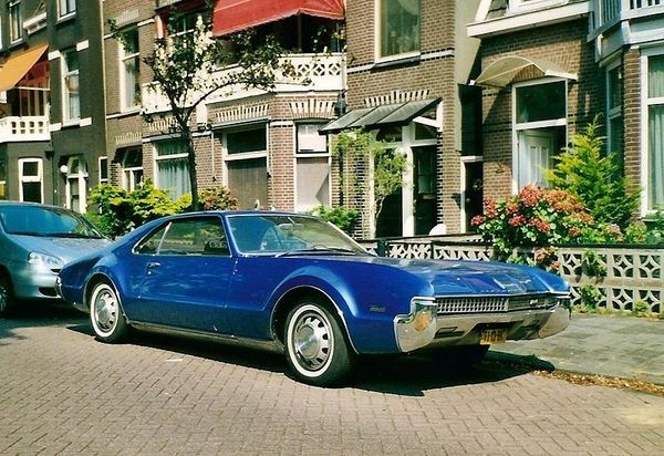 Oldsmobile Toronado - 1966