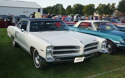 Pontiac 2+2 - 1964