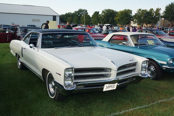Pontiac 2+2 - 1964