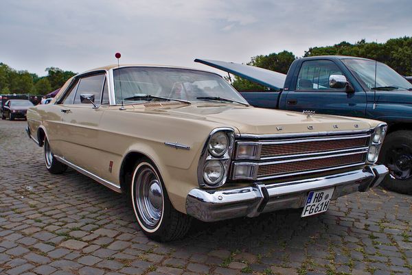 Ford LTD (1st gen)