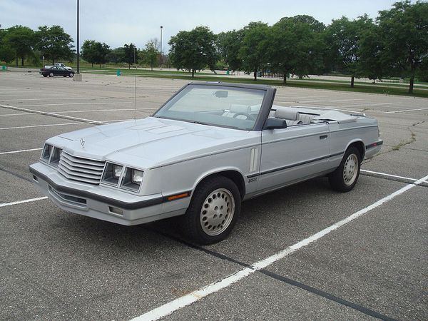 DODGE 600 - 1982