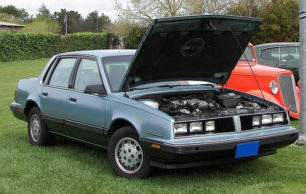 Pontiac 6000 - 1982