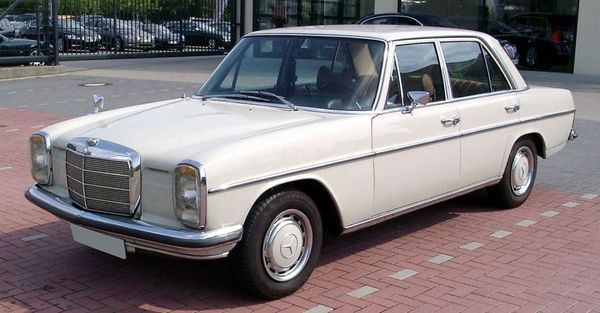 Mercedes-Benz 200 - 1967 [ W114 ]