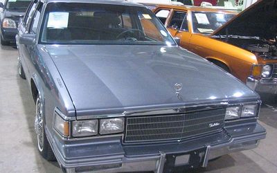 Cadillac Fleetwood Sedan - 1985
