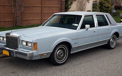 Lincoln Town Car - 1980