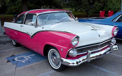 Ford Fairlane (1st gen) - 1955