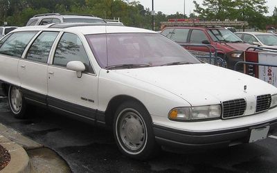 Oldsmobile Custom Cruiser - 1991