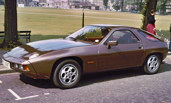 Porsche 928 - 1977