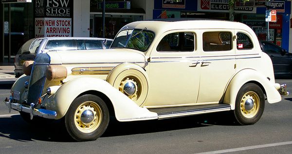 CHRYSLER Airstream - 1935