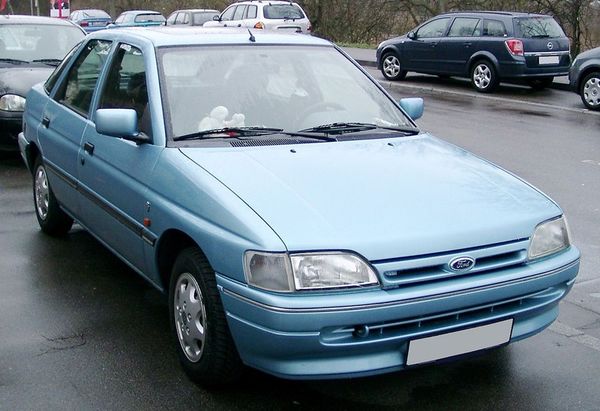 Ford Escort - 1990