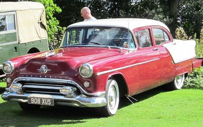 Oldsmobile 88 - 1954