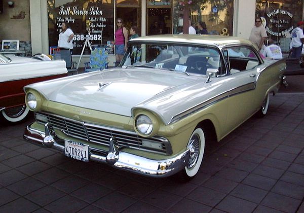 Ford Fairlane (2nd gen) - 1957