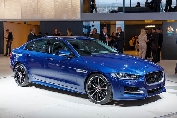 Jaguar XE - 2015