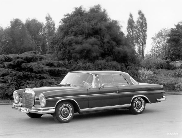 Mercedes-Benz 300 SE - 1962 [ W112 ]