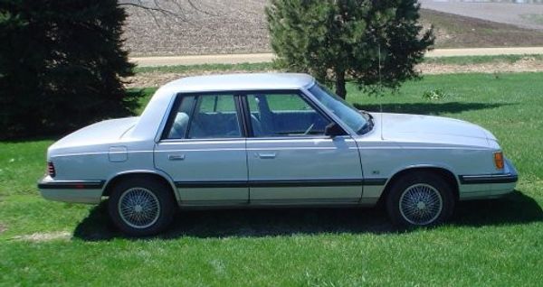 Plymouth Reliant - 1980