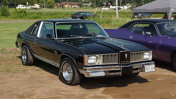 Pontiac Phoenix I - 1977