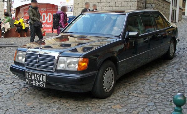 Mercedes-Benz E-Klasse - 1984 [ V124 ]