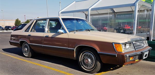 Ford LTD (4th gen)