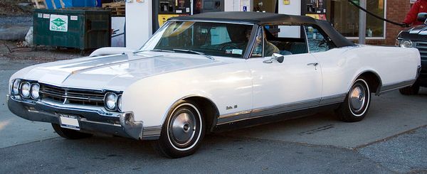 Oldsmobile 88 - 1965
