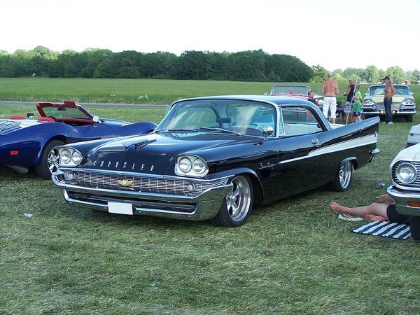 CHRYSLER Saratoga - 1957